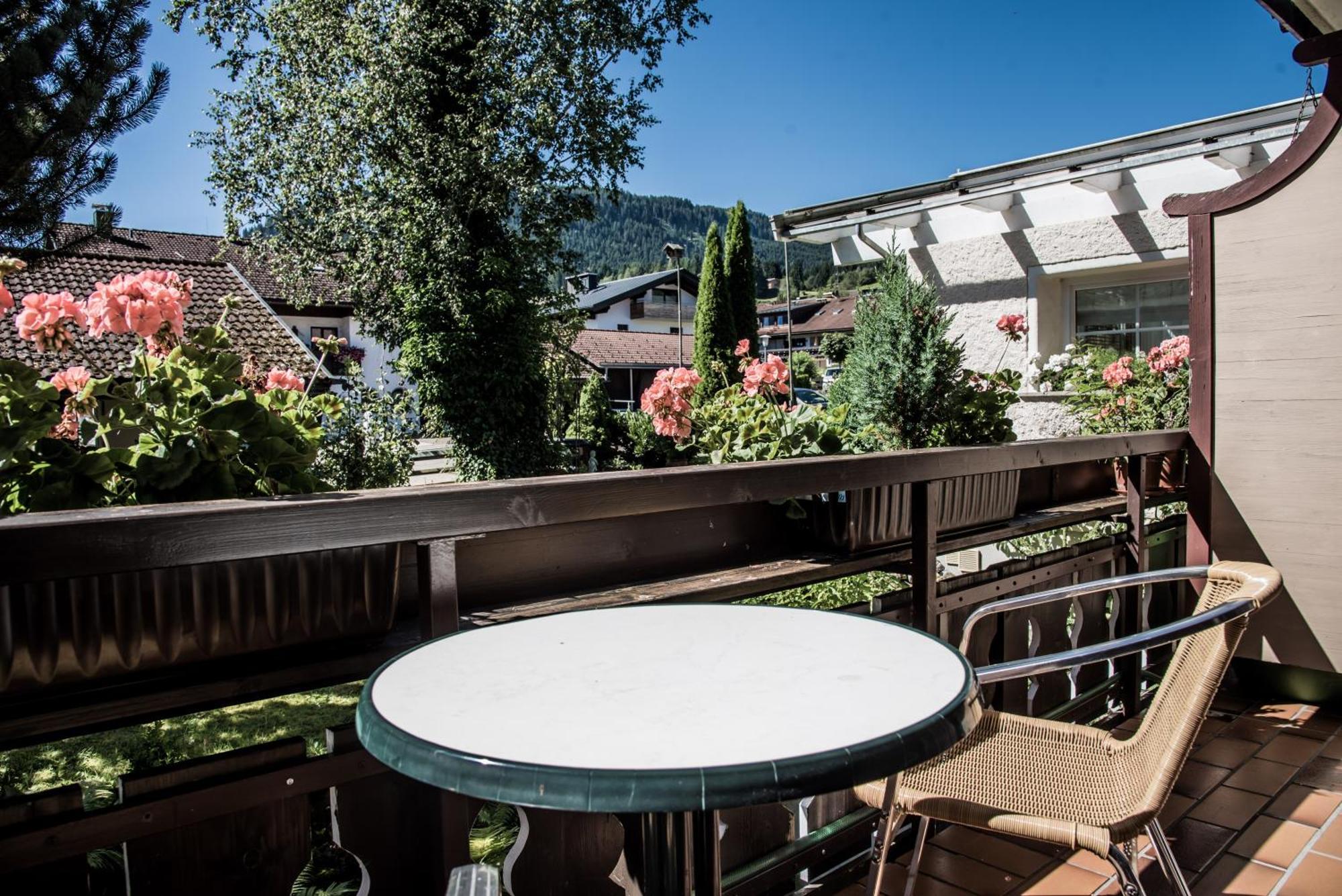 Haus Susanne - Top-Ferienwohnungen - Sommer-Bergbahn Inklusive Obermaiselstein Dış mekan fotoğraf